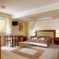 Avantis Suites Hotel